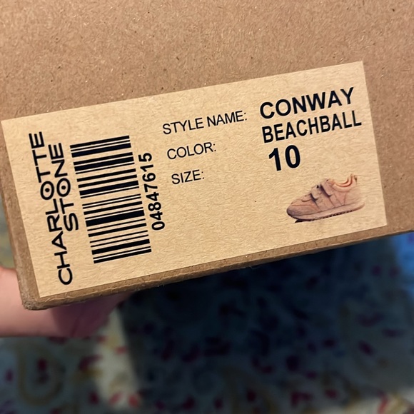 Charlotte Stone Conway Beachball 10 - Picture 3 of 5